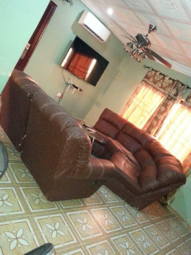 Gya-Son Royal Guest House Kumasi Exterior foto